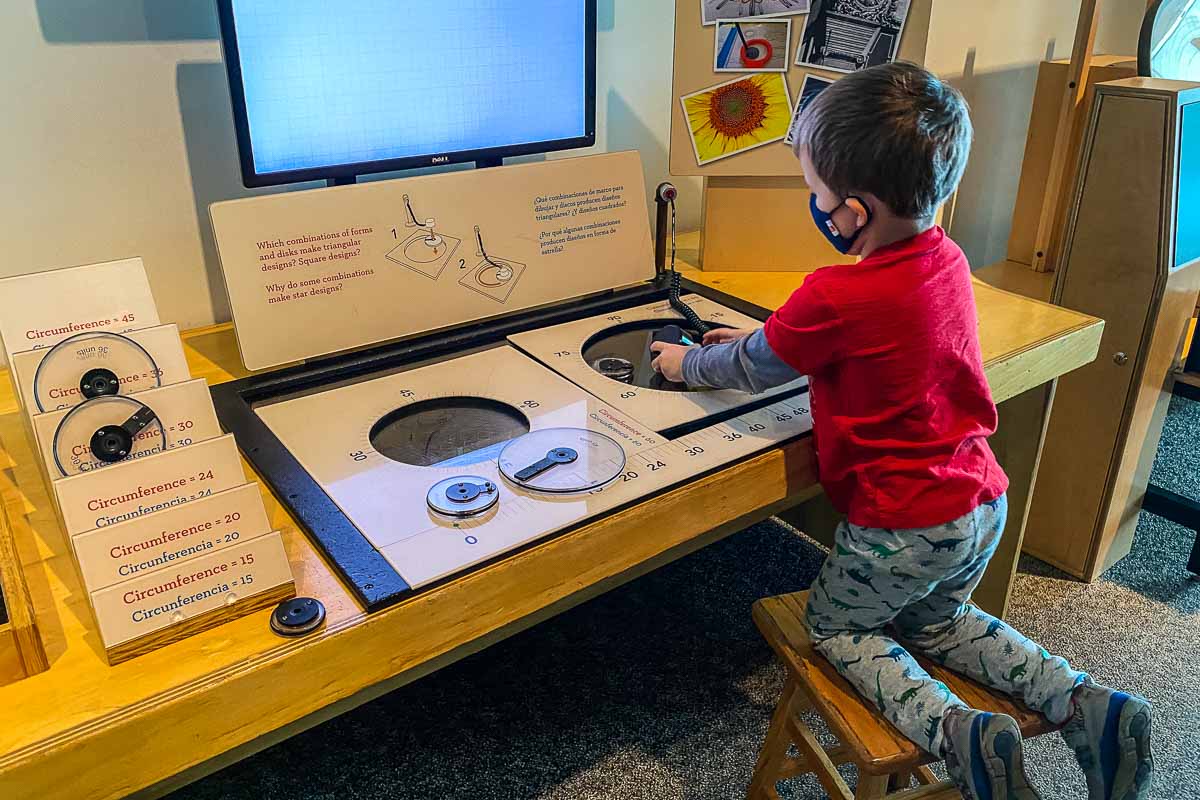 minnesota science museum drawing machine