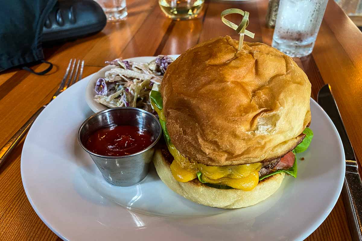 minnesota duluth restaurant hamburger