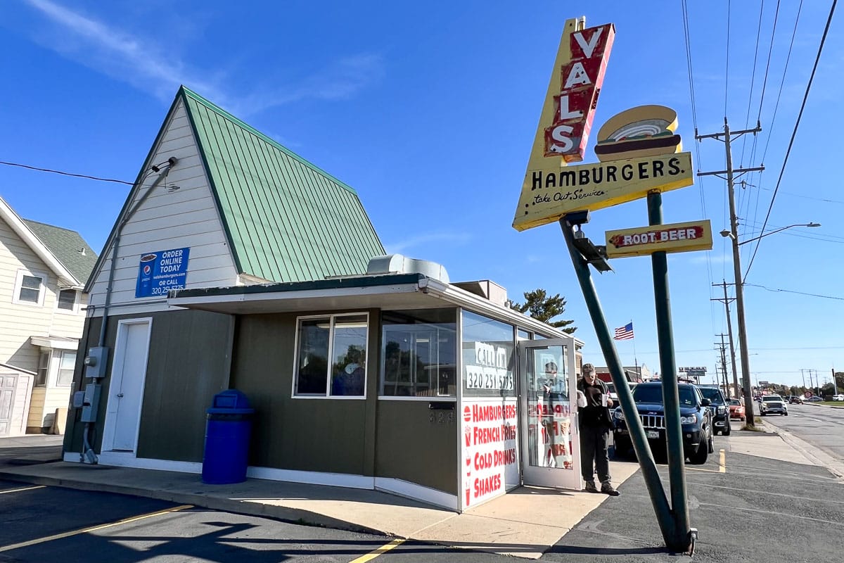 vals burgers restaurants St Cloud Minnesota