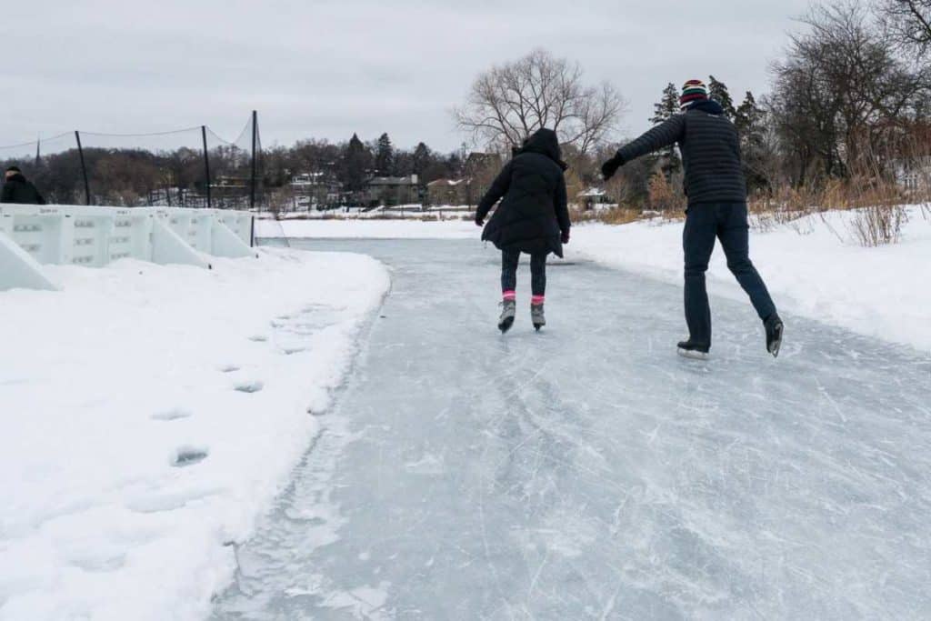 Mpls-Winter-Isles-Skaters